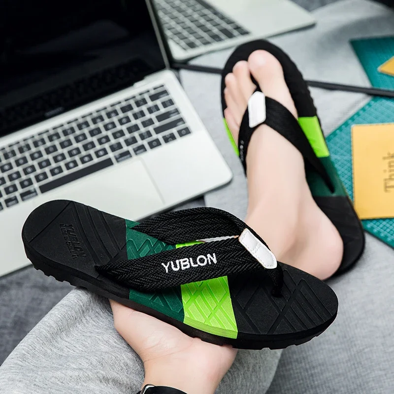 Шлепанцы Мужская дышащая пляжная обувь Тапочки из ЭВА Роскошные сандалии Мужские шлепанцы для ванной комнаты Домашние мягкие тапочки Домашние сабо Слайды 
Шлепанцы Мужская дышащая пляжная обувь Тапочки из ЭВА Роскошные сандалии Мужские шлепанцы для ванной комнаты Домашние мягкие тапочки Домашние сабо Слайды