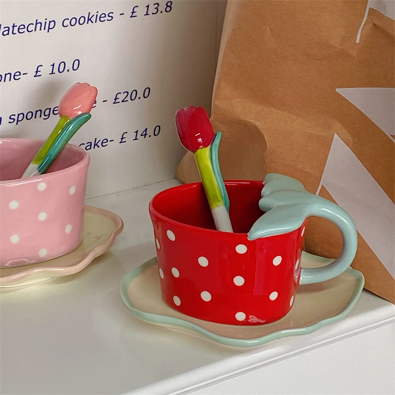 Lovely Strawberry Cup Coffee Cup Dish Ins Style Ceramic Cup Water Cup Small Strawberry Shape Cup Gift Mug Ceramic Cups and Mugs
Lovely Strawberry Cup Coffee Cup Dish Ins Style Ceramic Cup Water Cup Small Strawberry Shape Cup Gift Mug Ceramic Cups and Mugs