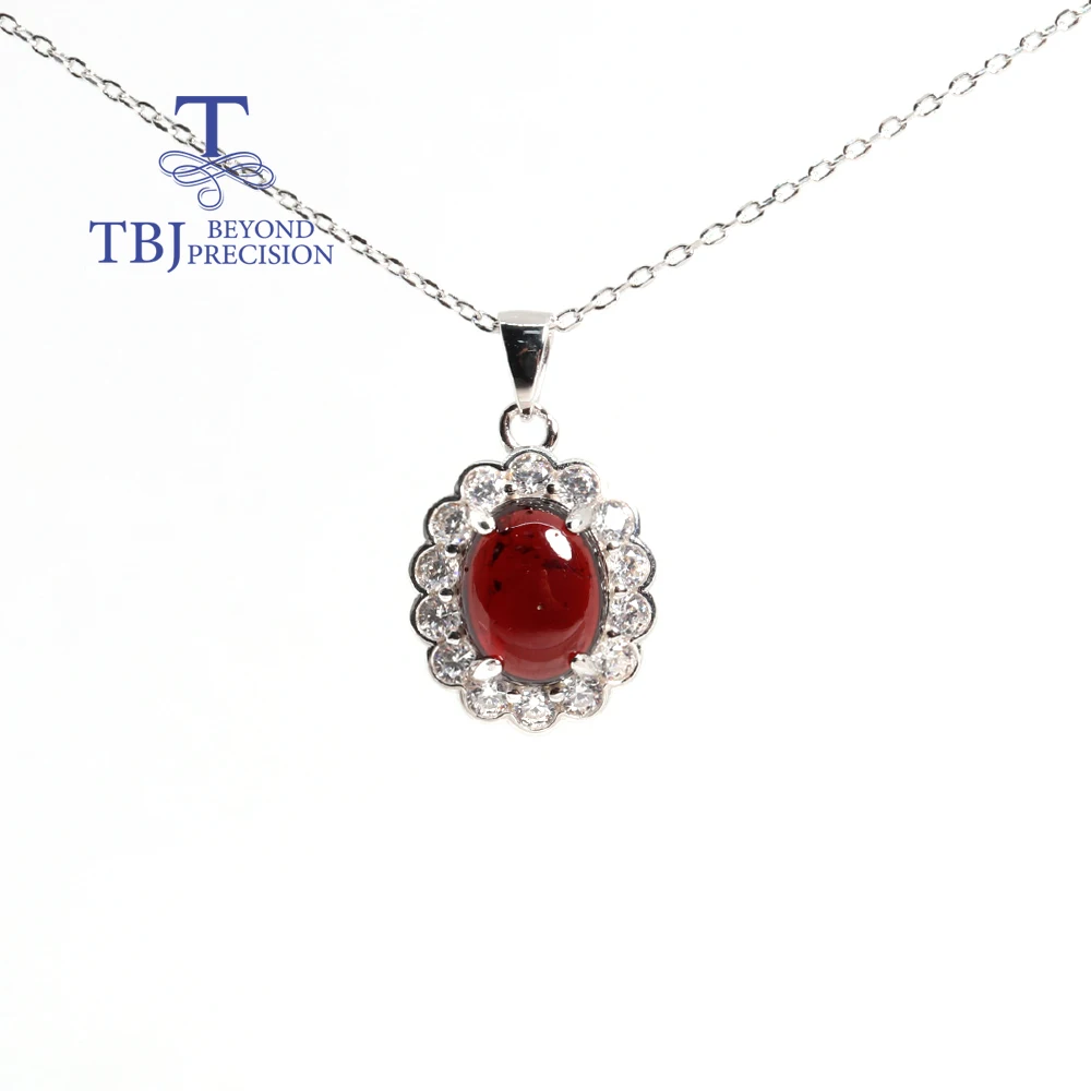 Gorgeous and elegant January Birthstone Oval natural garnet silver pendant necklace Women's anniversary & banquet wear gift
Gorgeous and elegant January Birthstone Oval natural garnet silver pendant necklace Women's anniversary & banquet wear gift