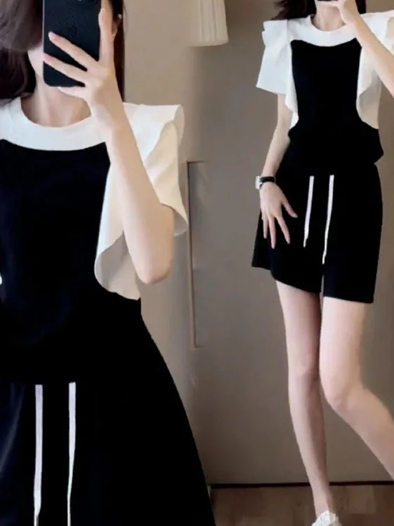Elegant Ladies Summer New Style Short Sleeve T-Shirt Shorts Two-Piece Set Waist-Cinching Slimming Effect Floral Lace Trim
Elegant Ladies Summer New Style Short Sleeve T-Shirt Shorts Two-Piece Set Waist-Cinching Slimming Effect Floral Lace Trim