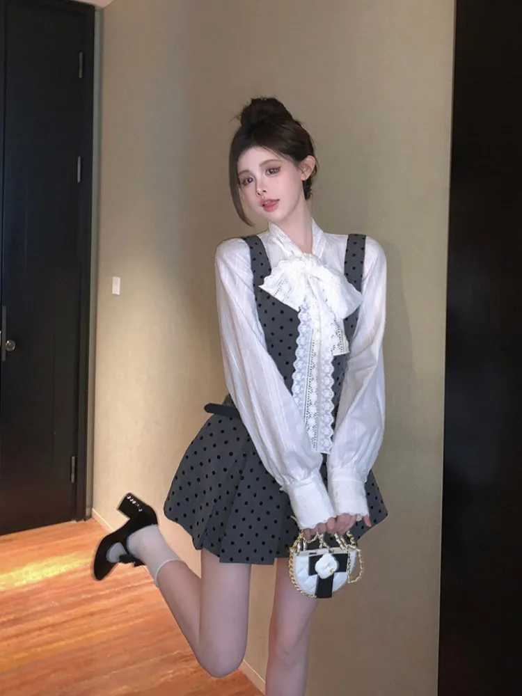 Early Autumn Grey Polka Dot Waist-Cinching Slimming Strap Dress Vintage Ruffle Collar Bow Shirt Two-Piece Set Women's Fashion
Early Autumn Grey Polka Dot Waist-Cinching Slimming Strap Dress Vintage Ruffle Collar Bow Shirt Two-Piece Set Women's Fashion