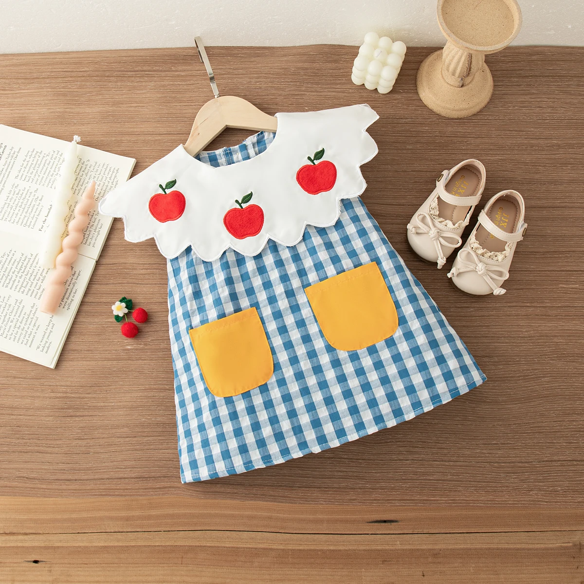 Girls Dresses Summer Cotton Apple Pattern Blue Checkered Peter Pan Collar Baby Girl Dress Cartoon Beach Baby Girl Clothing
Girls Dresses Summer Cotton Apple Pattern Blue Checkered Peter Pan Collar Baby Girl Dress Cartoon Beach Baby Girl Clothing