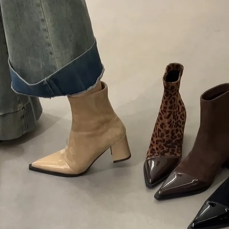 Pointed Toe Short Boots for Women 2025 Autumn Winter Fashion Suede Patchwork Chunky Heel Elastic Skinny Boots
Pointed Toe Short Boots for Women 2025 Autumn Winter Fashion Suede Patchwork Chunky Heel Elastic Skinny Boots