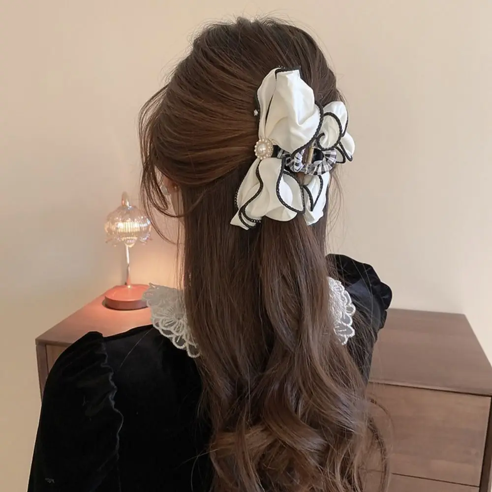 Pearl Bow Hair Claw For Women Girls Hair Accessories Female Large Hair Clip French Shark Clip Ponytail Holder
Pearl Bow Hair Claw For Women Girls Hair Accessories Female Large Hair Clip French Shark Clip Ponytail Holder