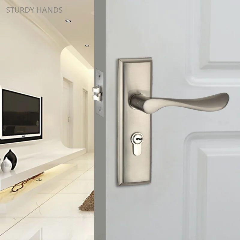 1 set of zinc alloy 140 hole universal type bedroom bathroom handle core lock with key included
1 set of zinc alloy 140 hole universal type bedroom bathroom handle core lock with key included