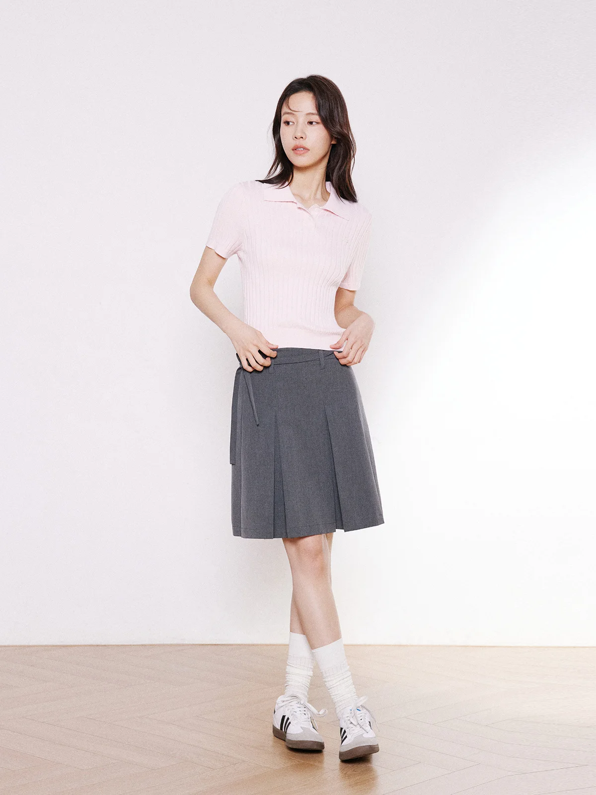 Женская летняя хлопковая футболка INRM с коротким рукавом, облегающая, с воротником Хенли, милый дизайн
Женская летняя хлопковая футболка INRM с коротким рукавом, облегающая, с воротником Хенли, милый дизайн