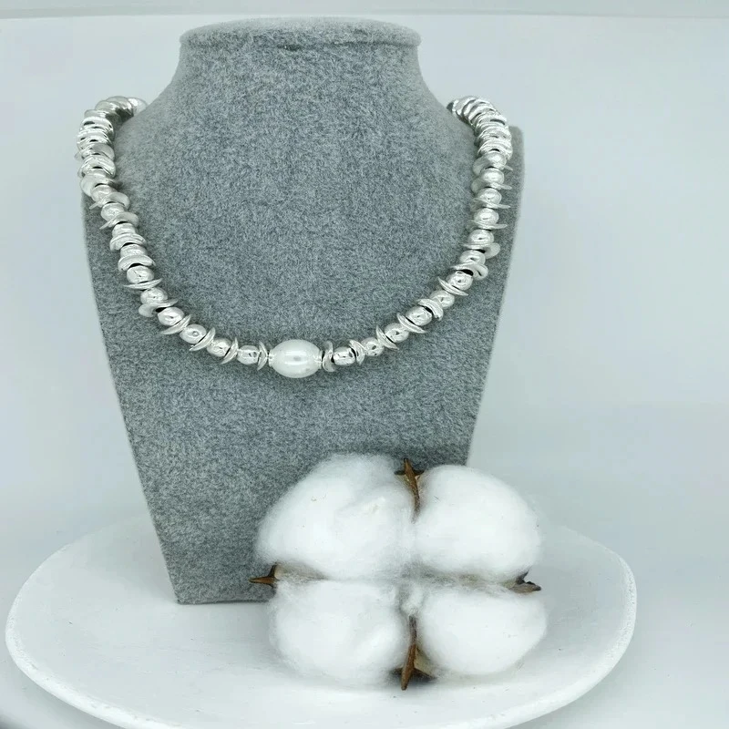 Personalized design sense OL style pearl irregular bead necklace women's accessories give friends holiday gifts
Personalized design sense OL style pearl irregular bead necklace women's accessories give friends holiday gifts