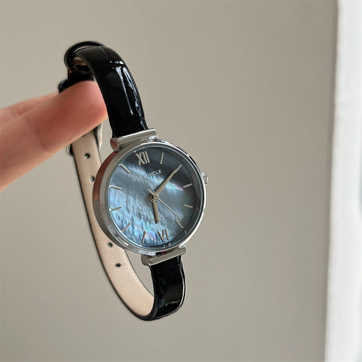 Blues watch for women with small dialhigh-endfashionable exquisite French-style, casual and versatile quartz watch, ladies' gift
Blues watch for women with small dialhigh-endfashionable exquisite French-style, casual and versatile quartz watch, ladies' gift