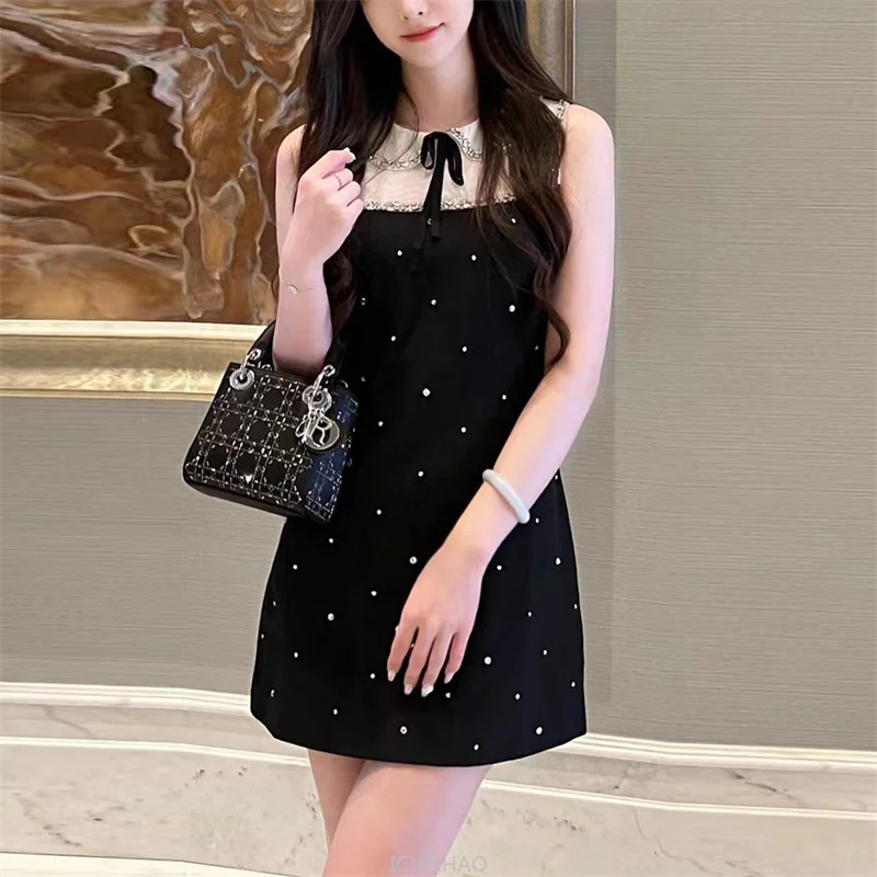 2025 New Vintage Women's Beading Mini Dress Diamond Temperament Bow Doll Collar Splicing Sweet Sleeveless Party Dresses Summer
2025 New Vintage Women's Beading Mini Dress Diamond Temperament Bow Doll Collar Splicing Sweet Sleeveless Party Dresses Summer