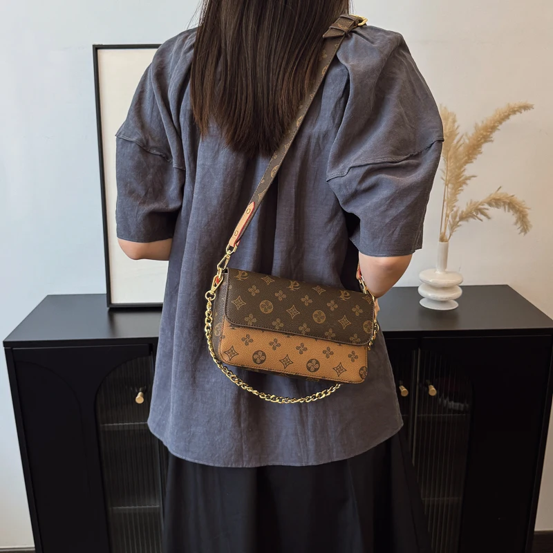 Elegant Tote Bag For Ladies In Premium Leather, Spacious Design By Famous Designer With Classic Silhouette
Elegant Tote Bag For Ladies In Premium Leather, Spacious Design By Famous Designer With Classic Silhouette