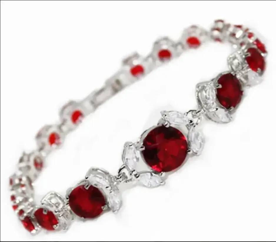 Women's Fashion Silver Plated Red Zircon Bracelet
Women's Fashion Silver Plated Red Zircon Bracelet