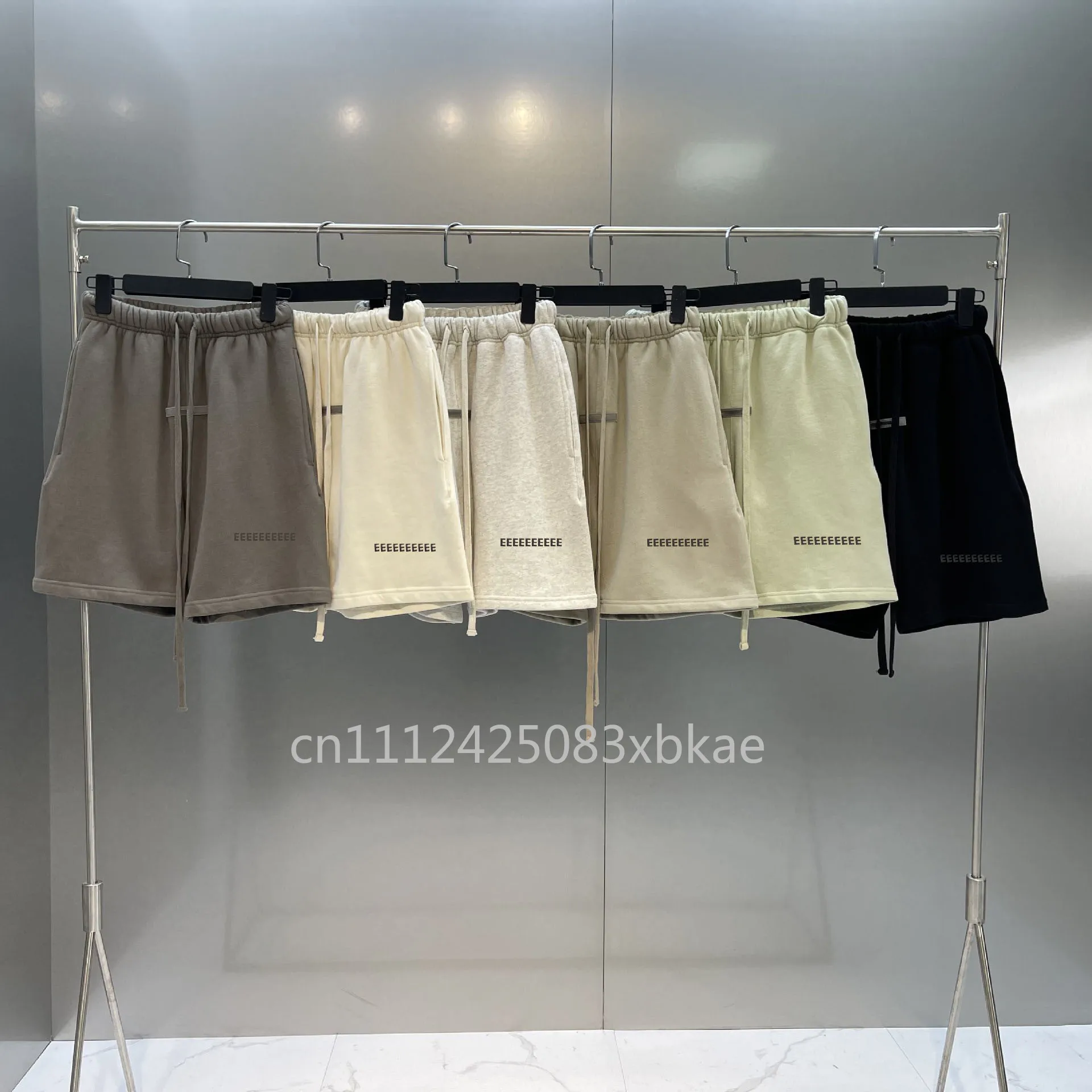 Мужские повседневные шорты 20SS Fashion Design с двумя рядами светоотражающих букв и логотипом, классические брендовые свободные хлопковые шорты для пар
Мужские повседневные шорты 20SS Fashion Design с двумя рядами светоотражающих букв и логотипом, классические брендовые свободные хлопковые шорты для пар