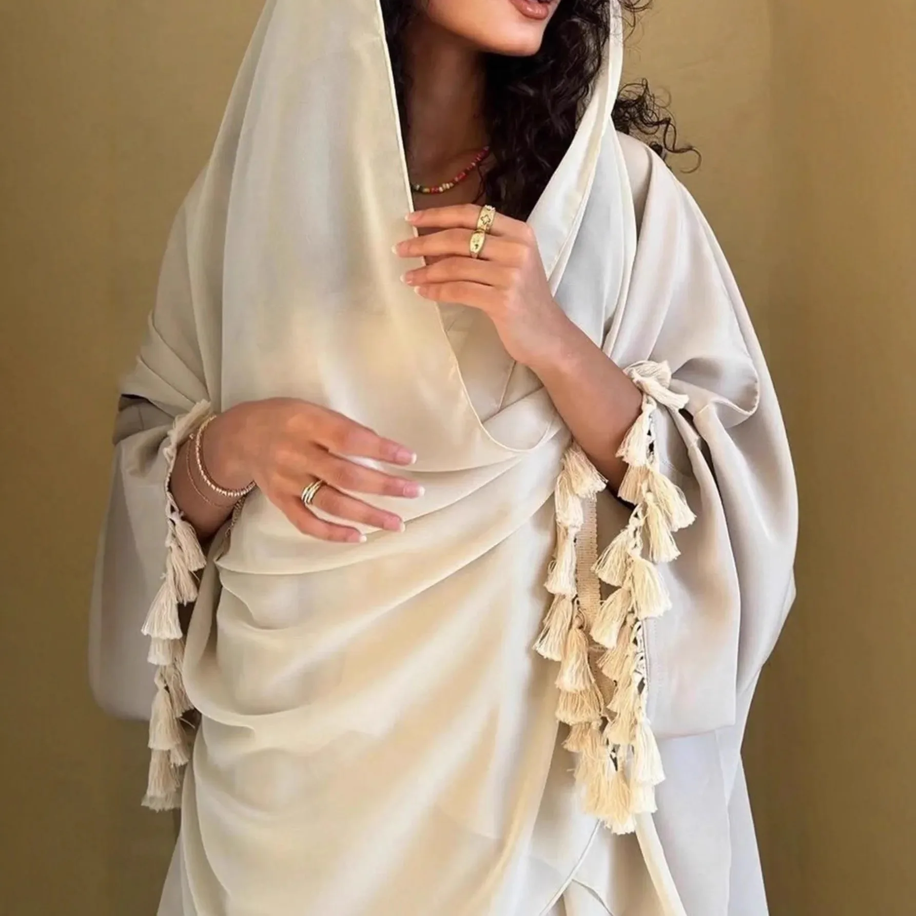 Рамадан Абая женское мусульманское платье элегантный кардиган кимоно с бахромой Ид Абая Дубай кафтан Турция Kebaya кафтан марокканский женский халат
Рамадан Абая женское мусульманское платье элегантный кардиган кимоно с бахромой Ид Абая Дубай кафтан Турция Kebaya кафтан марокканский женский халат