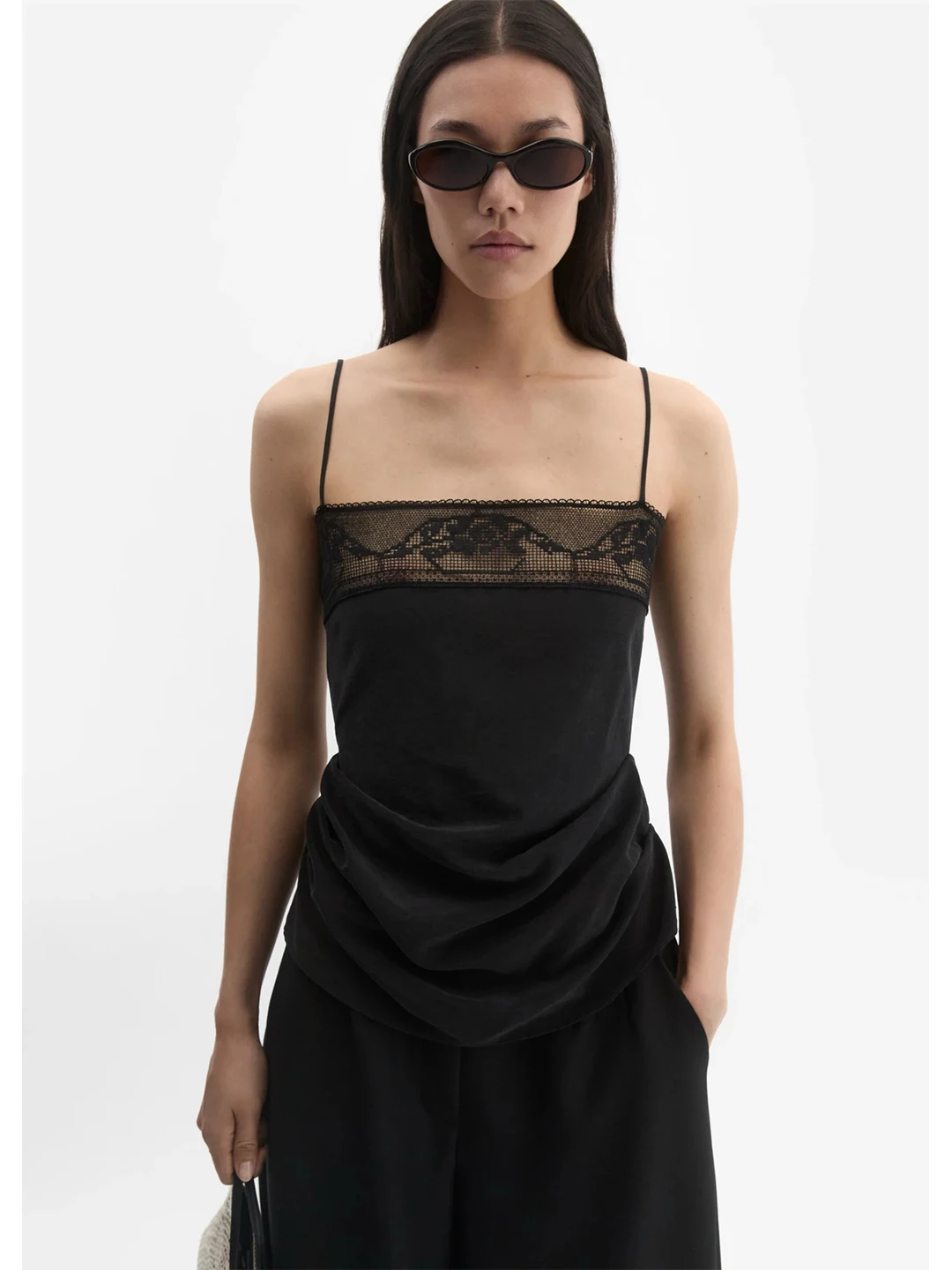Italian Romantic Lace Trim Pleated Bustier Top Women's Slim Fit Short Length Outerwear Spring 2026 Fashion Trend
Italian Romantic Lace Trim Pleated Bustier Top Women's Slim Fit Short Length Outerwear Spring 2026 Fashion Trend