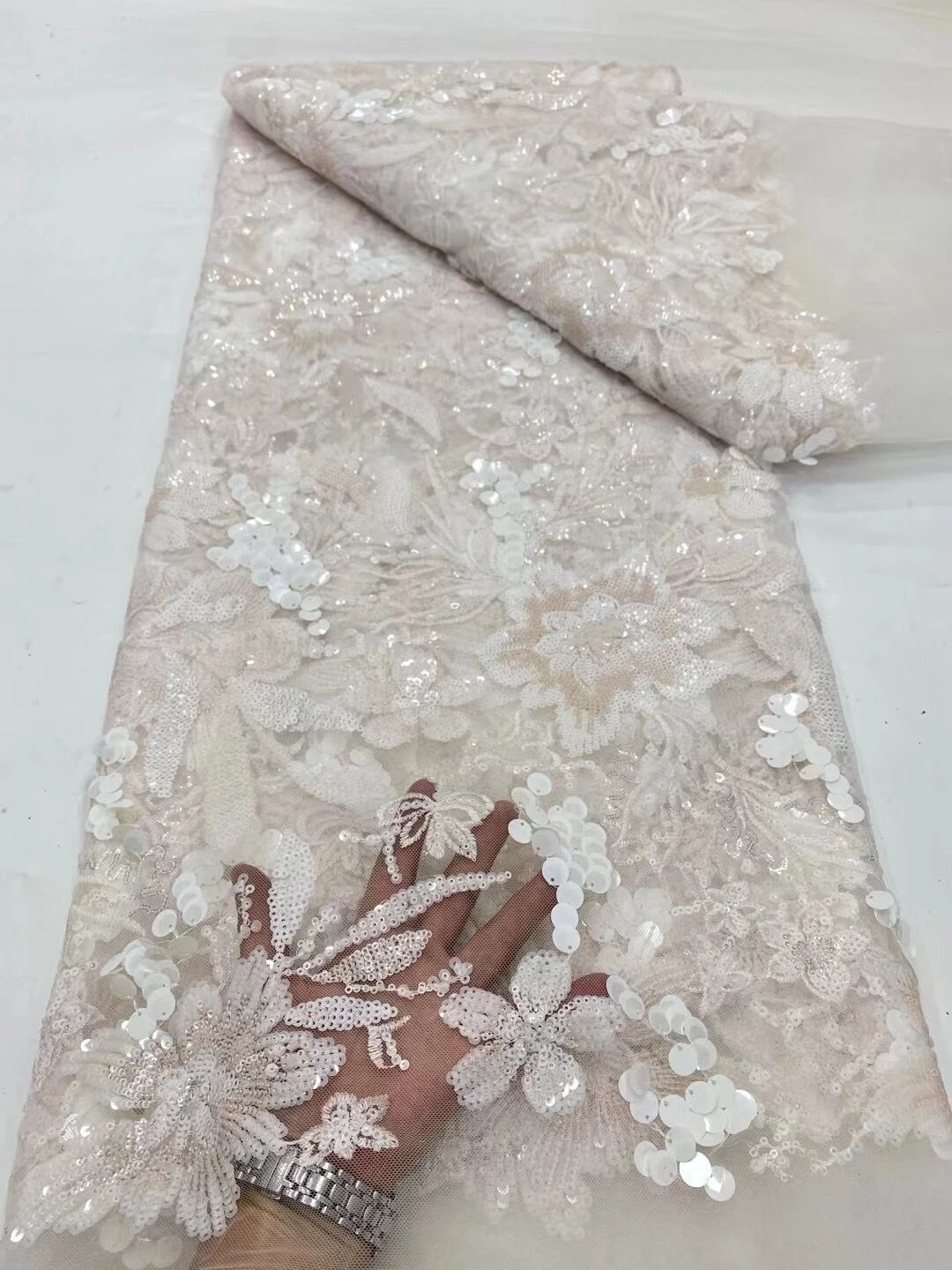 Latest 2025 African Nigerian High-Quality Tulle Lace Fabric with Embroidery 5 Yards for Prom Dresses Sequin Sewing DP0078
Latest 2025 African Nigerian High-Quality Tulle Lace Fabric with Embroidery 5 Yards for Prom Dresses Sequin Sewing DP0078