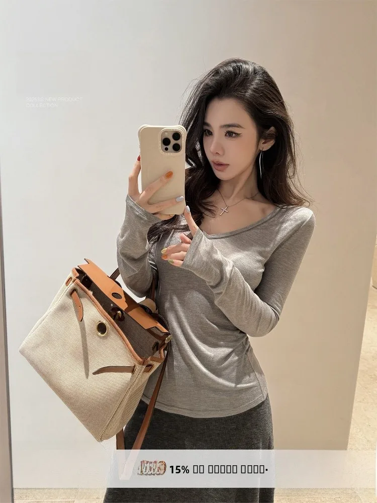 Ele V-Ne Knitted Base irt Women's Slim Fit Casual Versatile Slimming Spring New Sle Commute Sle T-irt
Ele V-Ne Knitted Base irt Women's Slim Fit Casual Versatile Slimming Spring New Sle Commute Sle T-irt