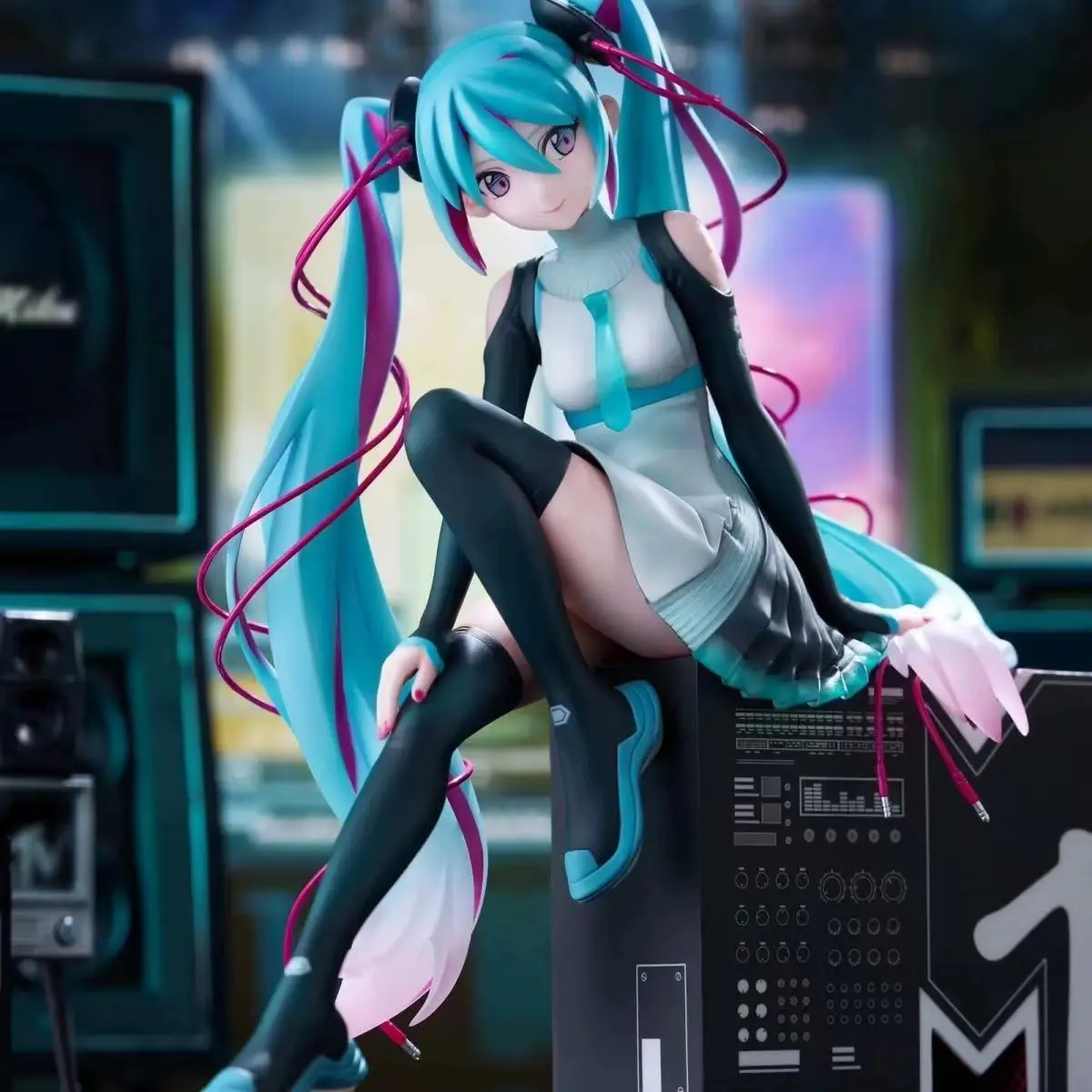 В наличии Оригинальная фигурка F:NEX FuRyu Miku xMTV VOCALOID 1/7, аниме-фигурка, коллекционная модель из ПВХ, кукла-фигурка
В наличии Оригинальная фигурка F:NEX FuRyu Miku xMTV VOCALOID 1/7, аниме-фигурка, коллекционная модель из ПВХ, кукла-фигурка