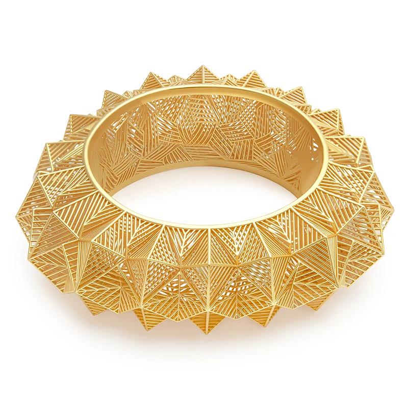 IVOG Exquisite Filigree Large Bracelet Women Fashion Hollow Geometric Mesh Splicing Gold Plated Bangle Custom Luxury Jewelry
IVOG Exquisite Filigree Large Bracelet Women Fashion Hollow Geometric Mesh Splicing Gold Plated Bangle Custom Luxury Jewelry