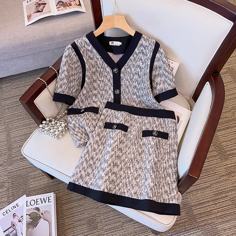 Two-piece Women's Summer Suit with Skirt 2023 office Buttons Short Shirts Top Cotton Mini Skirts Two Piece Set for Women Outfits
Two-piece Women's Summer Suit with Skirt 2023 office Buttons Short Shirts Top Cotton Mini Skirts Two Piece Set for Women Outfits