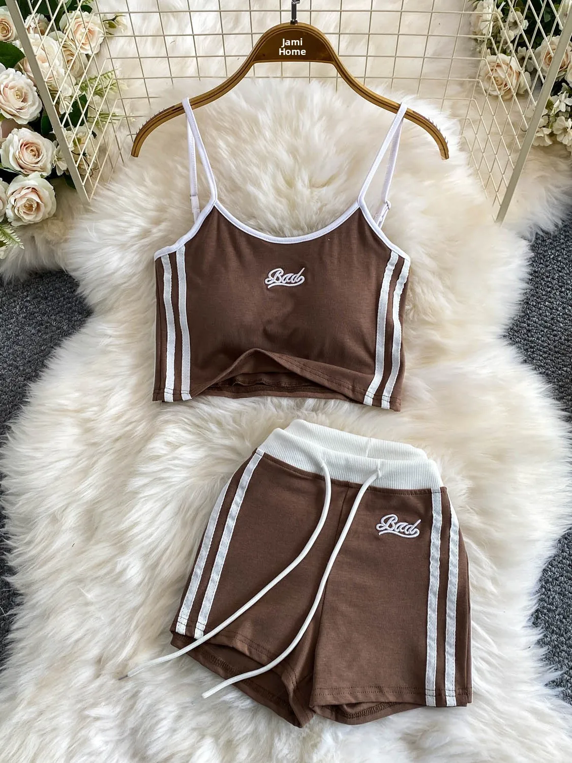 Striped High-Waist Women's Tank Top And Shorts Two-Piece Set Sports Bra with Chest Pad Butt Lifting Short Pants Summer Fashion
Striped High-Waist Women's Tank Top And Shorts Two-Piece Set Sports Bra with Chest Pad Butt Lifting Short Pants Summer Fashion