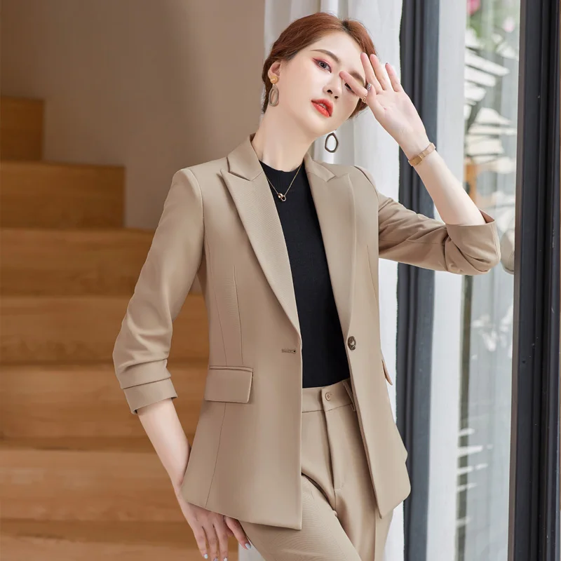 Women's Fall/Winter Retro Casual Short Blazer Wide-leg Pants Set Commuter Solid Color Cinched Waist Suit Trousers Two-piece Set
Women's Fall/Winter Retro Casual Short Blazer Wide-leg Pants Set Commuter Solid Color Cinched Waist Suit Trousers Two-piece Set