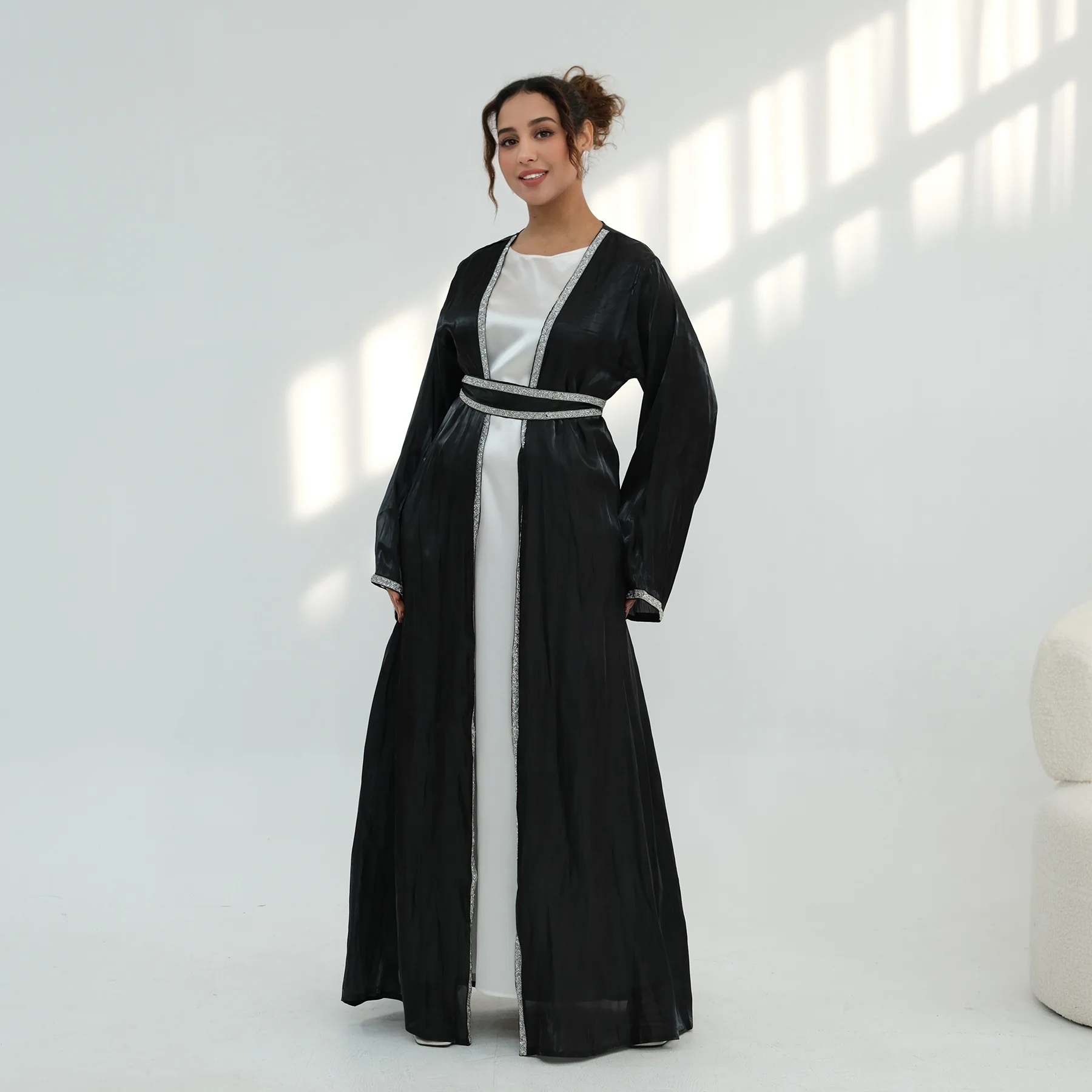 Женское мусульманское платье-кардиган Абайя Кимоно в стиле Дубай, Кебая, Кафтан, Марокканский халат, Исламская Джелабия, скромное длинное платье, повседневное, Турция
Женское мусульманское платье-кардиган Абайя Кимоно в стиле Дубай, Кебая, Кафтан, Марокканский халат, Исламская Джелабия, скромное длинное платье, повседневное, Турция