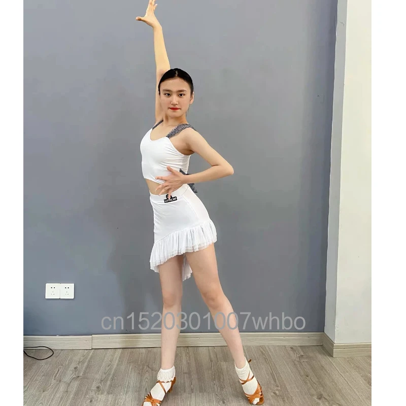 Latin Dance Dress 2025 New Dance Dress Children's and Women's Practice Dress White Simple Performance Dress
Latin Dance Dress 2025 New Dance Dress Children's and Women's Practice Dress White Simple Performance Dress