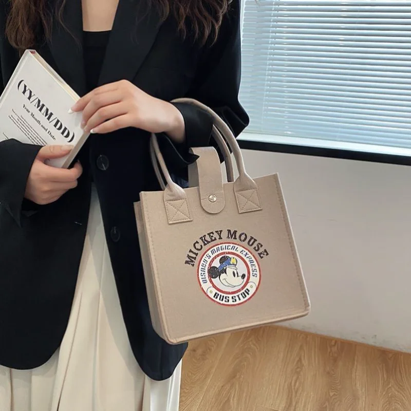 Japanese bento bag for office workers, lunch bag for students, large capacity, sturdy and durable handbag
Japanese bento bag for office workers, lunch bag for students, large capacity, sturdy and durable handbag