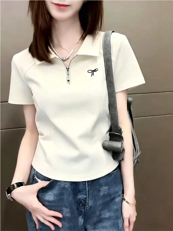 White Short Sleeve Women's Shirt 2026 Summer New Fashion Simple Elegant Slimming Turn Collar Embroidery Top Casual Style
White Short Sleeve Women's Shirt 2026 Summer New Fashion Simple Elegant Slimming Turn Collar Embroidery Top Casual Style