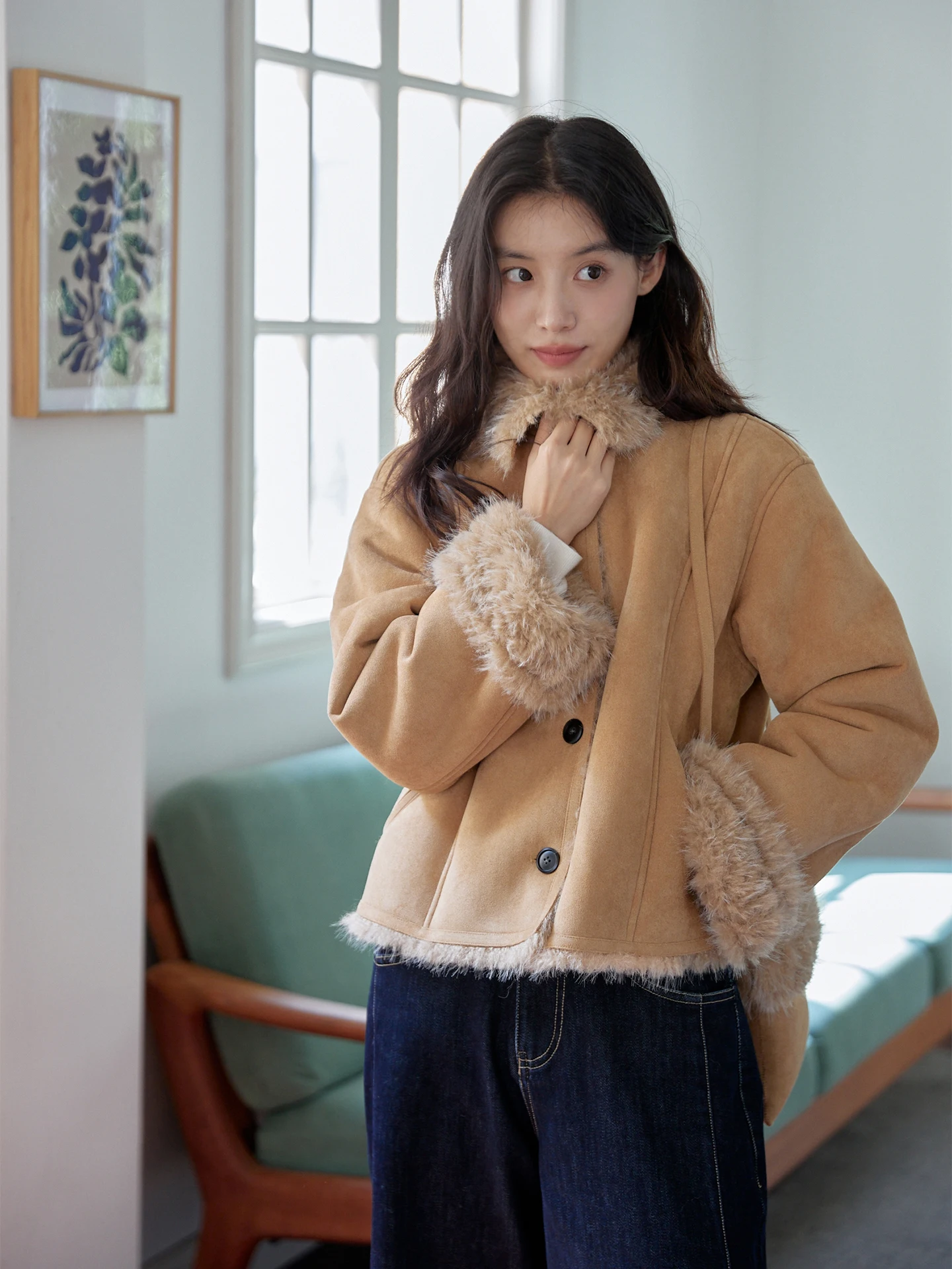 Женская зимняя утепленная куртка MIXABO из замши с меховым воротником в винтажном стиле, повседневная, укороченная версия
Женская зимняя утепленная куртка MIXABO из замши с меховым воротником в винтажном стиле, повседневная, укороченная версия