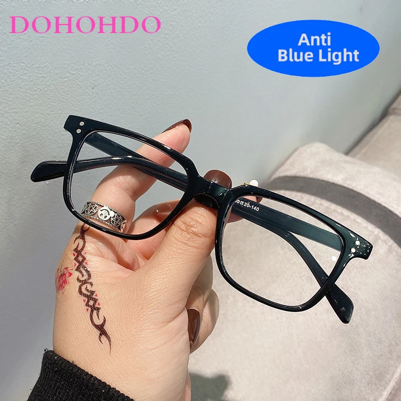 Fashion Square Rivets Decoration Blue Light Blocking Glasses Women Luxury Designers Computer Play Games Eye Protection Eyewear
Fashion Square Rivets Decoration Blue Light Blocking Glasses Women Luxury Designers Computer Play Games Eye Protection Eyewear