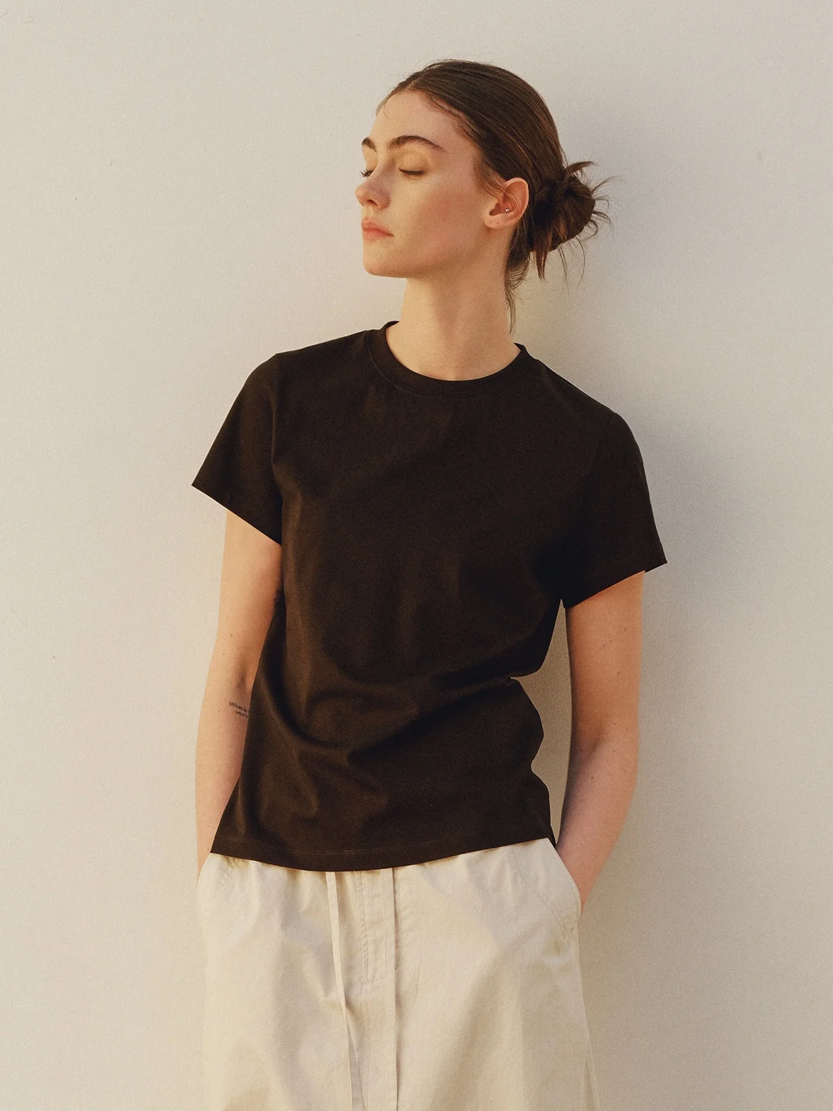 Smooth round Ne ort Sve T-irt Women's Basic Versatile GORRI 00 High Yarn Count Cotton Supima Cotton Summer Wear
Smooth round Ne ort Sve T-irt Women's Basic Versatile GORRI 00 High Yarn Count Cotton Supima Cotton Summer Wear