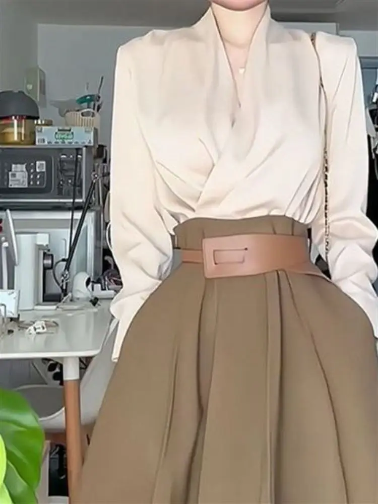 Elegant High Waist A-Line Skirt And Shirt Set for Women Casual Versatile Two-Piece Suit Autumn Fashion plus Size
Elegant High Waist A-Line Skirt And Shirt Set for Women Casual Versatile Two-Piece Suit Autumn Fashion plus Size