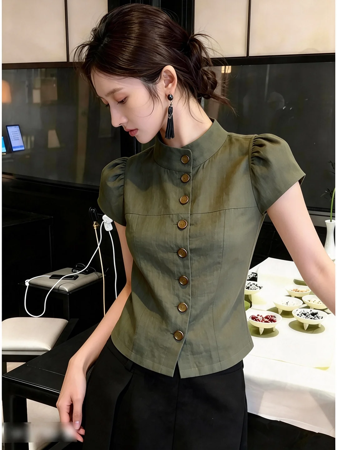Retro Green Slim Fit Collared Short Sleeve Women's Shirt Summer 2026 Artistic Unique Style Button up Top Fashionable Slimming
Retro Green Slim Fit Collared Short Sleeve Women's Shirt Summer 2026 Artistic Unique Style Button up Top Fashionable Slimming