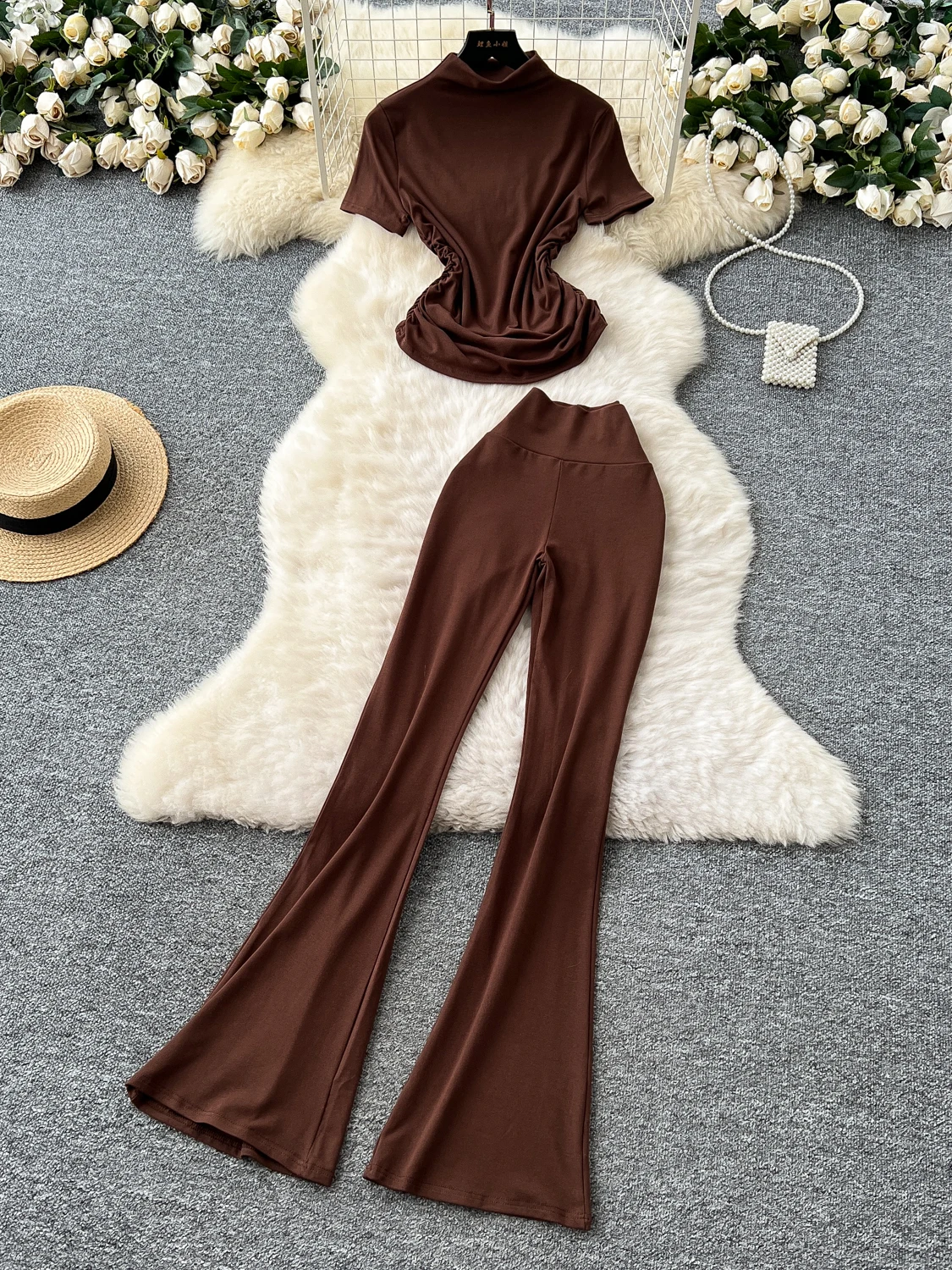 Casual Summer Set Women Sexy Pleated Slim Fit High Collar ort Sve T-irt Wrap around Long Pants Two Piece Suit
Casual Summer Set Women Sexy Pleated Slim Fit High Collar ort Sve T-irt Wrap around Long Pants Two Piece Suit