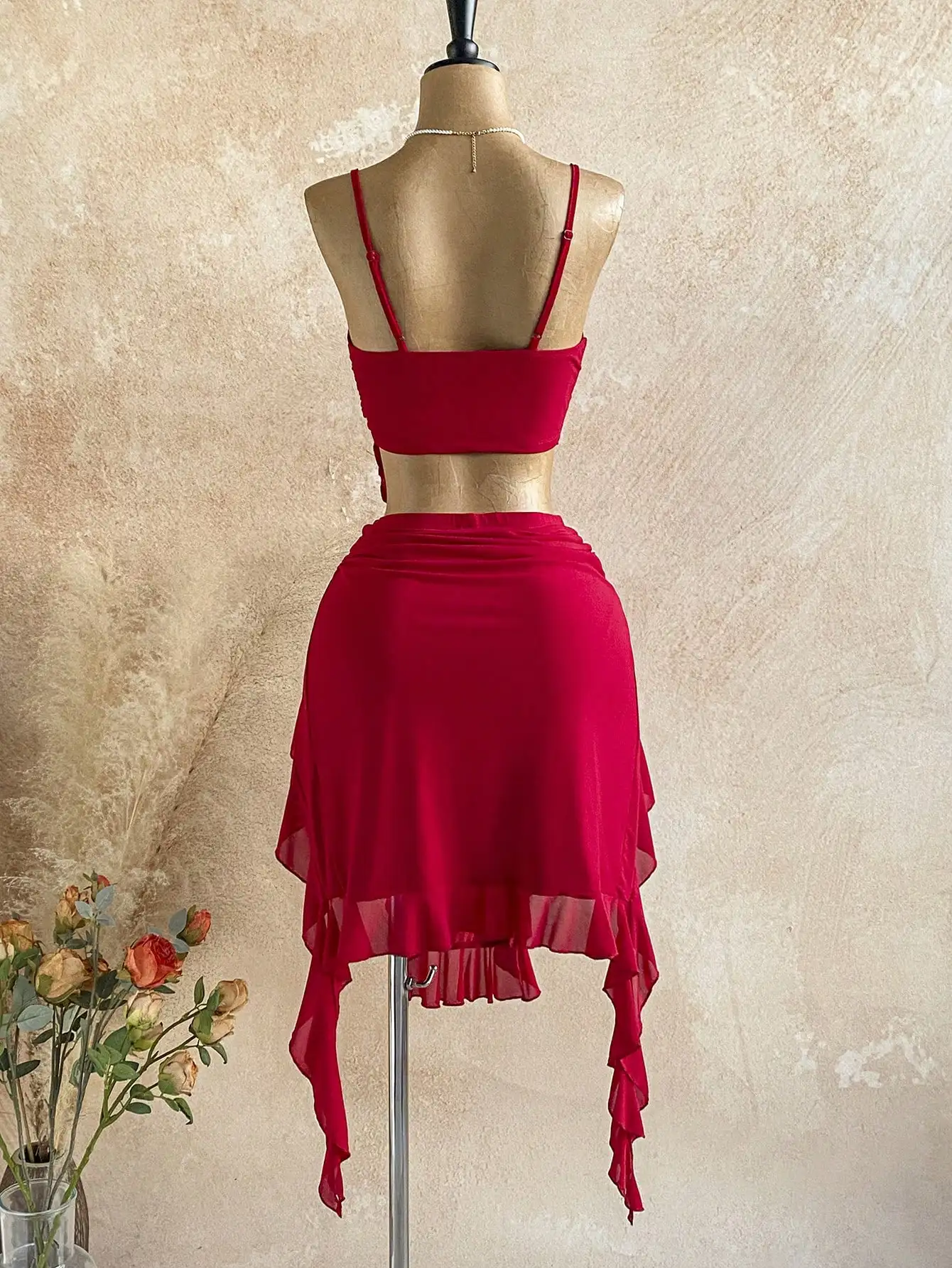 Red 2pcs Twist Camisole & Asymmetric Ruffle Skirt Set For Party Sexy Vacation Dress
Red 2pcs Twist Camisole & Asymmetric Ruffle Skirt Set For Party Sexy Vacation Dress