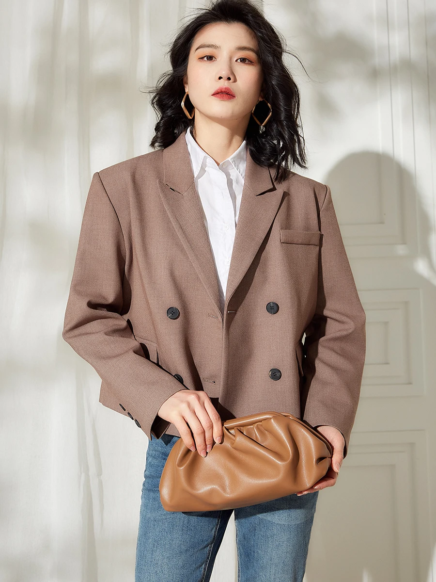 Весна 2025: Новинка! Женский повседневный свободный костюм-двойка с двубортным пиджаком, однотонный, для офиса и повседневной носки.
Весна 2025: Новинка! Женский повседневный свободный костюм-двойка с двубортным пиджаком, однотонный, для офиса и повседневной носки.
