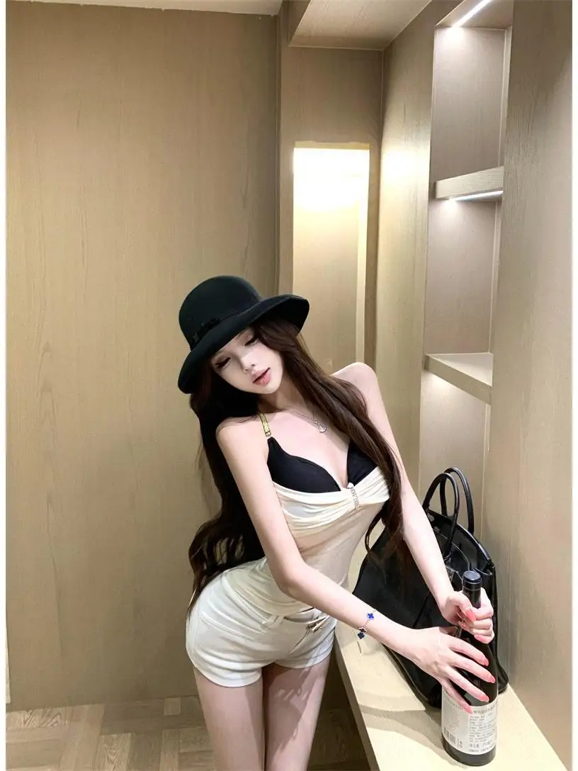 Sexy Fashionable Spicy Girl Style Two-Piece Set Women's Summer 2026 New Color Block Shorty Shorts High Waist Short Dress
Sexy Fashionable Spicy Girl Style Two-Piece Set Women's Summer 2026 New Color Block Shorty Shorts High Waist Short Dress