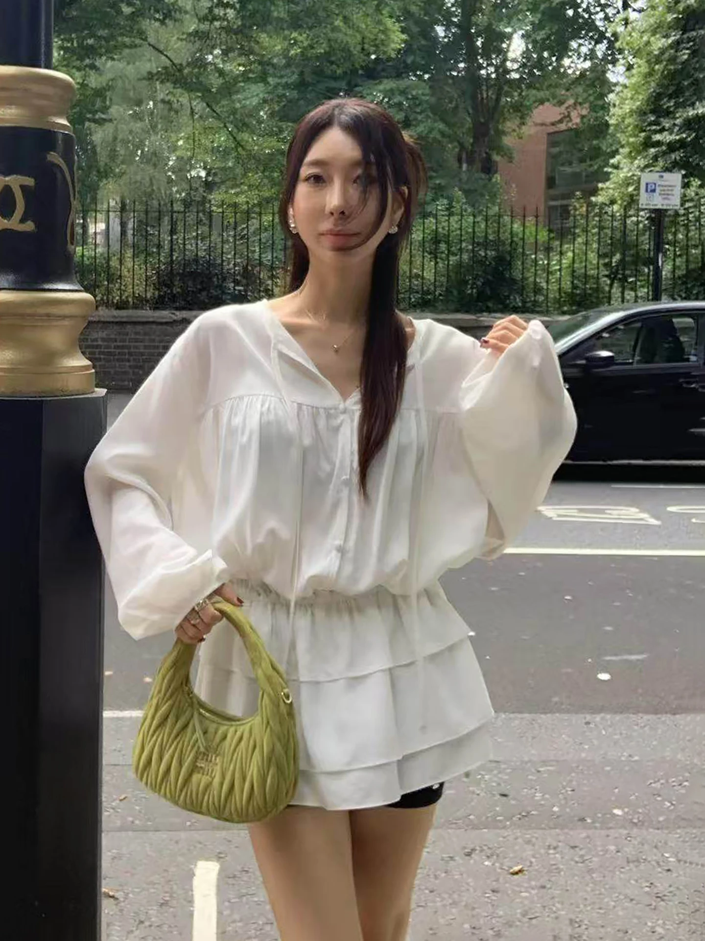 Свободное платье с V-образным вырезом и плиссированным подолом в корейском стиле, средней длины, для женщин, для повседневной носки, из смесового хлопка, в стиле Донгдэмун
Свободное платье с V-образным вырезом и плиссированным подолом в корейском стиле, средней длины, для женщин, для повседневной носки, из смесового хлопка, в стиле Донгдэмун