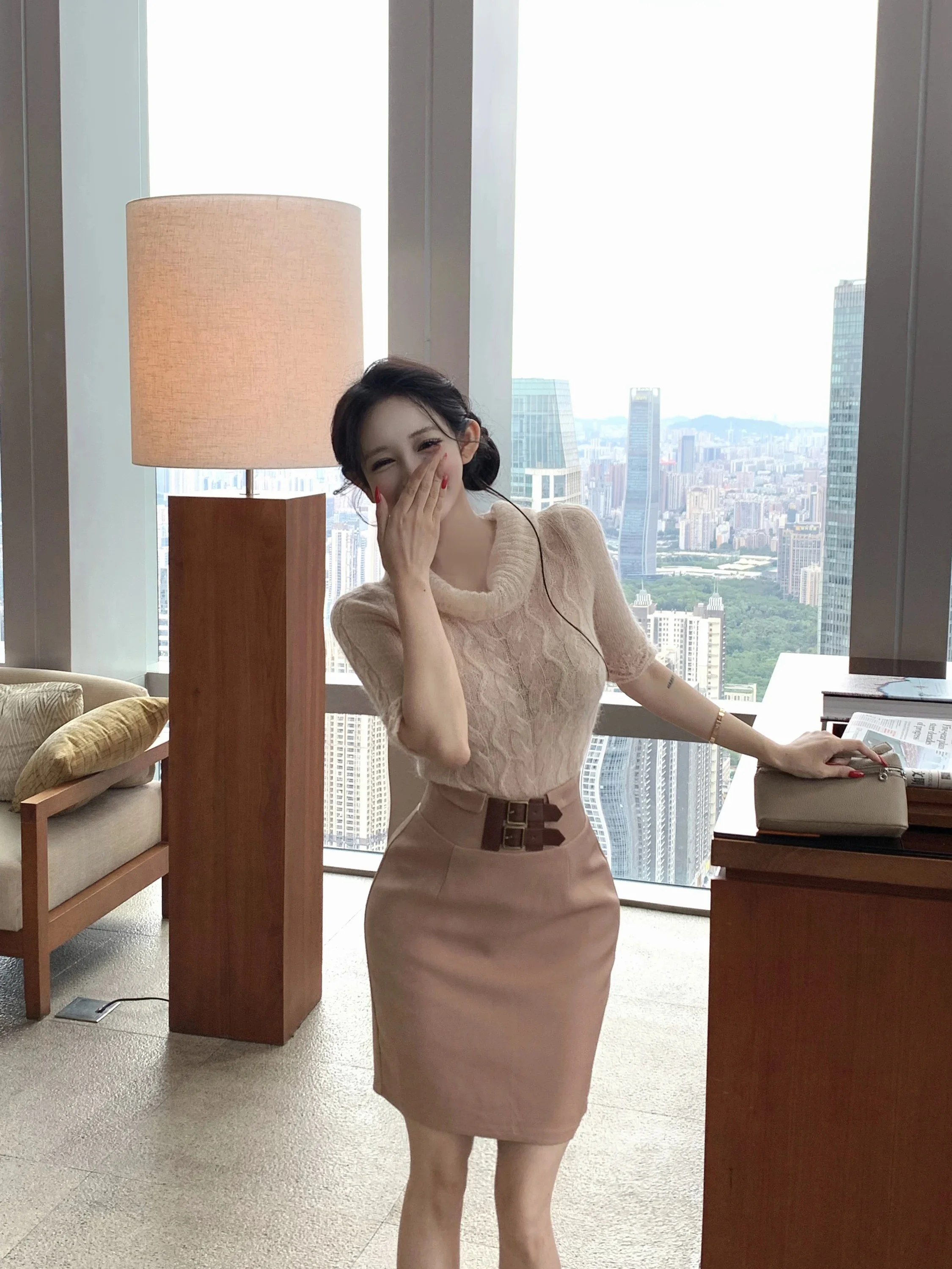 Pink Halter Neck Knitted Top And Short Skirt Two Piece Set Women's mid Sleeve Fashionable Summer Outfit Bodycon Style
Pink Halter Neck Knitted Top And Short Skirt Two Piece Set Women's mid Sleeve Fashionable Summer Outfit Bodycon Style