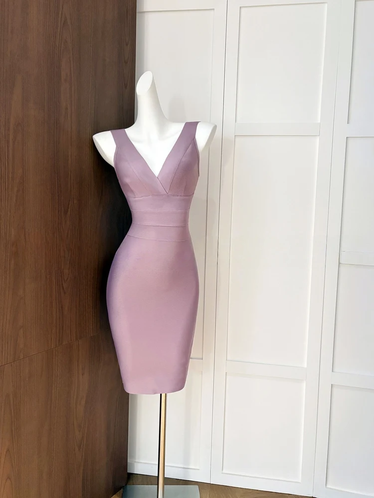 Elegant Deep V-Neck Sleeveless Bodycon Dress Purple Short Skirt Evening Gown Pure Color Tight Wraparound Skirt for Women
Elegant Deep V-Neck Sleeveless Bodycon Dress Purple Short Skirt Evening Gown Pure Color Tight Wraparound Skirt for Women