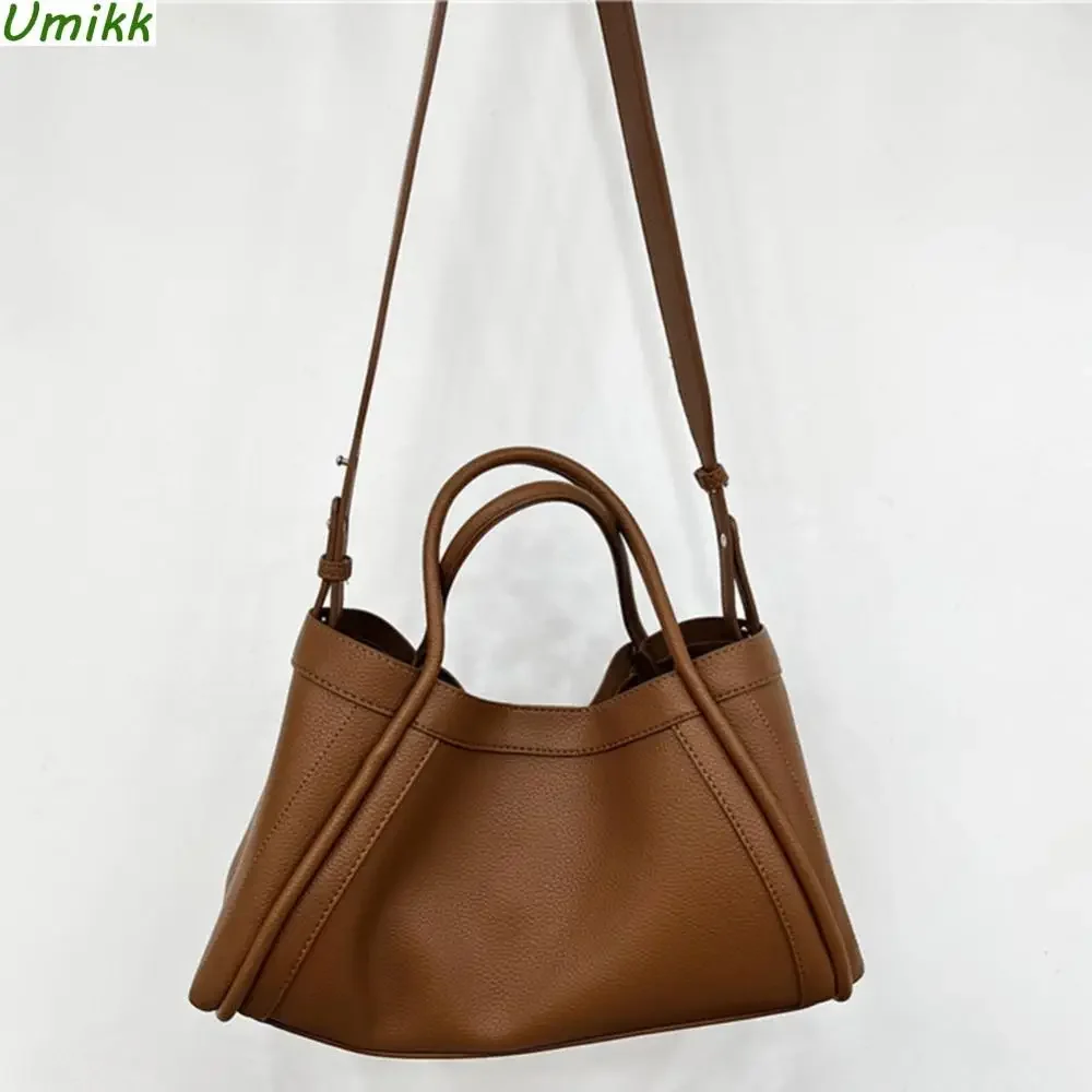 Leather Tote Bag and Pouch Women Large Capacity Shoulder Bag Handbag Versatile Satchel Sling Bag Commuting Bag
Leather Tote Bag and Pouch Women Large Capacity Shoulder Bag Handbag Versatile Satchel Sling Bag Commuting Bag