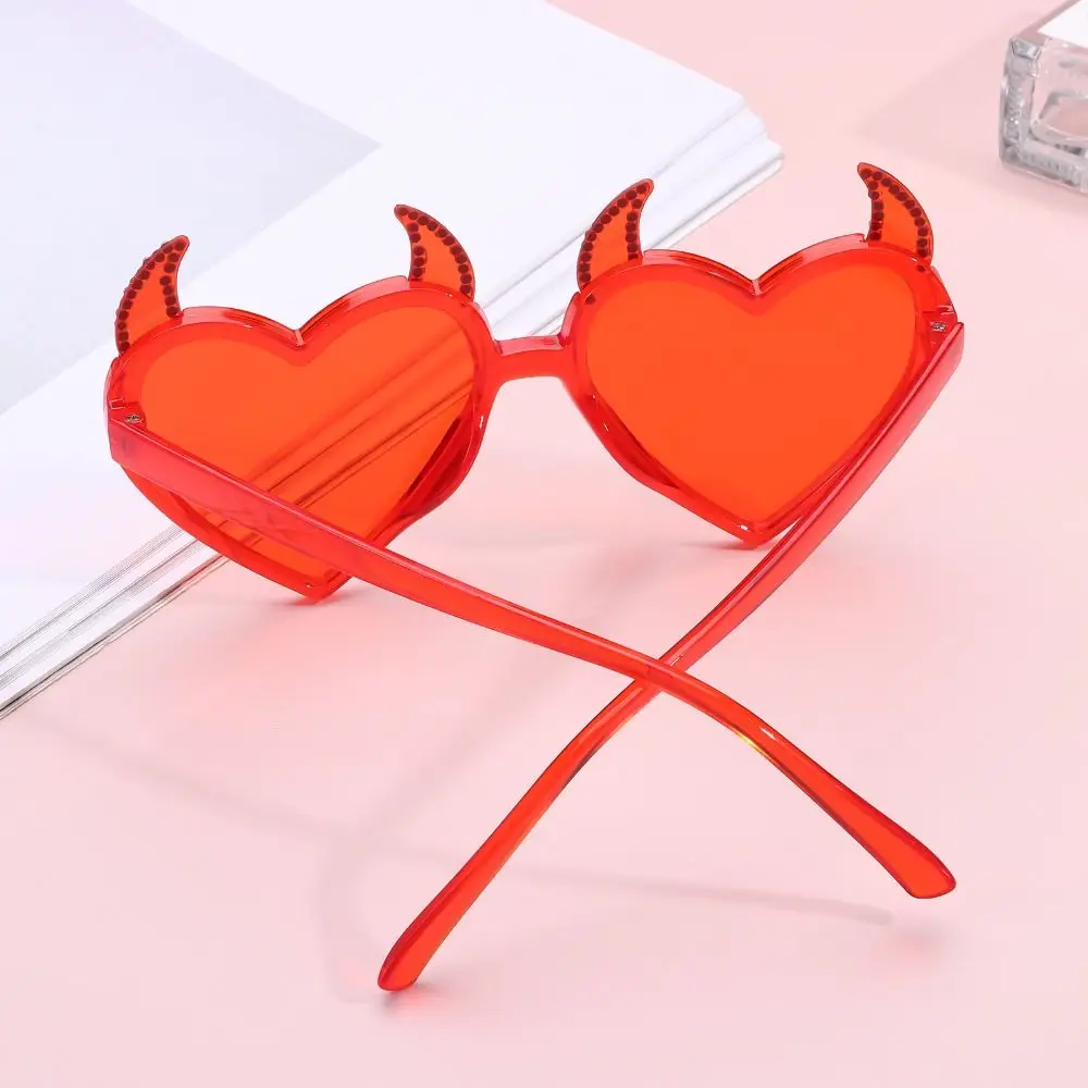 Punk Devil Ear Heart Shape Sunglasses Halloween Decoration UV Protection Sun Glasses Rock Horn Cosplay Glasses for Women Men
Punk Devil Ear Heart Shape Sunglasses Halloween Decoration UV Protection Sun Glasses Rock Horn Cosplay Glasses for Women Men