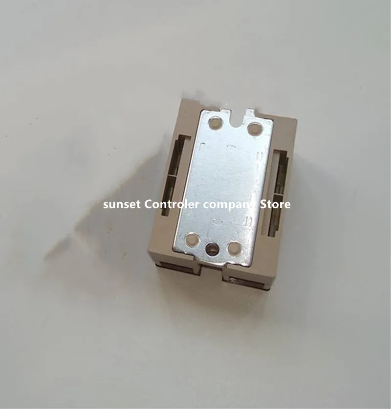 2pcs 100% New Original solid state relay G3NB-205B-1 G3NB-210B-1 G3NB-220B-1 G3NB-225B-1 G3NB-240B-1
2pcs 100% New Original solid state relay G3NB-205B-1 G3NB-210B-1 G3NB-220B-1 G3NB-225B-1 G3NB-240B-1