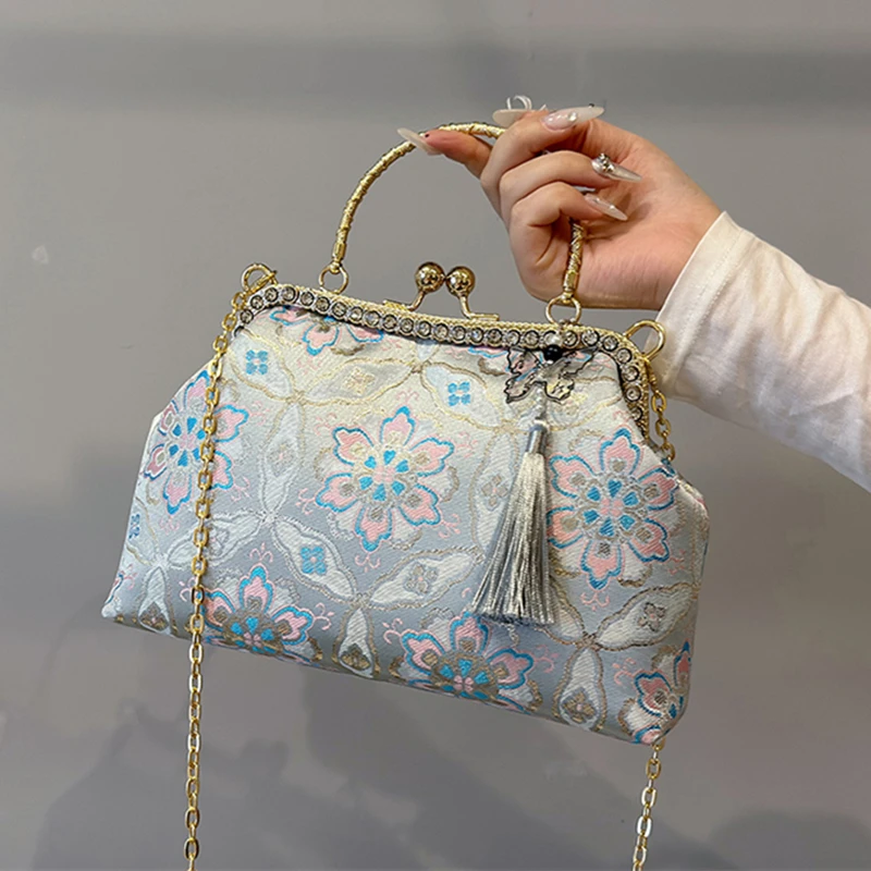 Brand Women Floral Clutch Designer Lock Shell Clip Handmade Tassel Glitter Handbags Chain Messenger Shoulder Bag Daily use Purse
Brand Women Floral Clutch Designer Lock Shell Clip Handmade Tassel Glitter Handbags Chain Messenger Shoulder Bag Daily use Purse