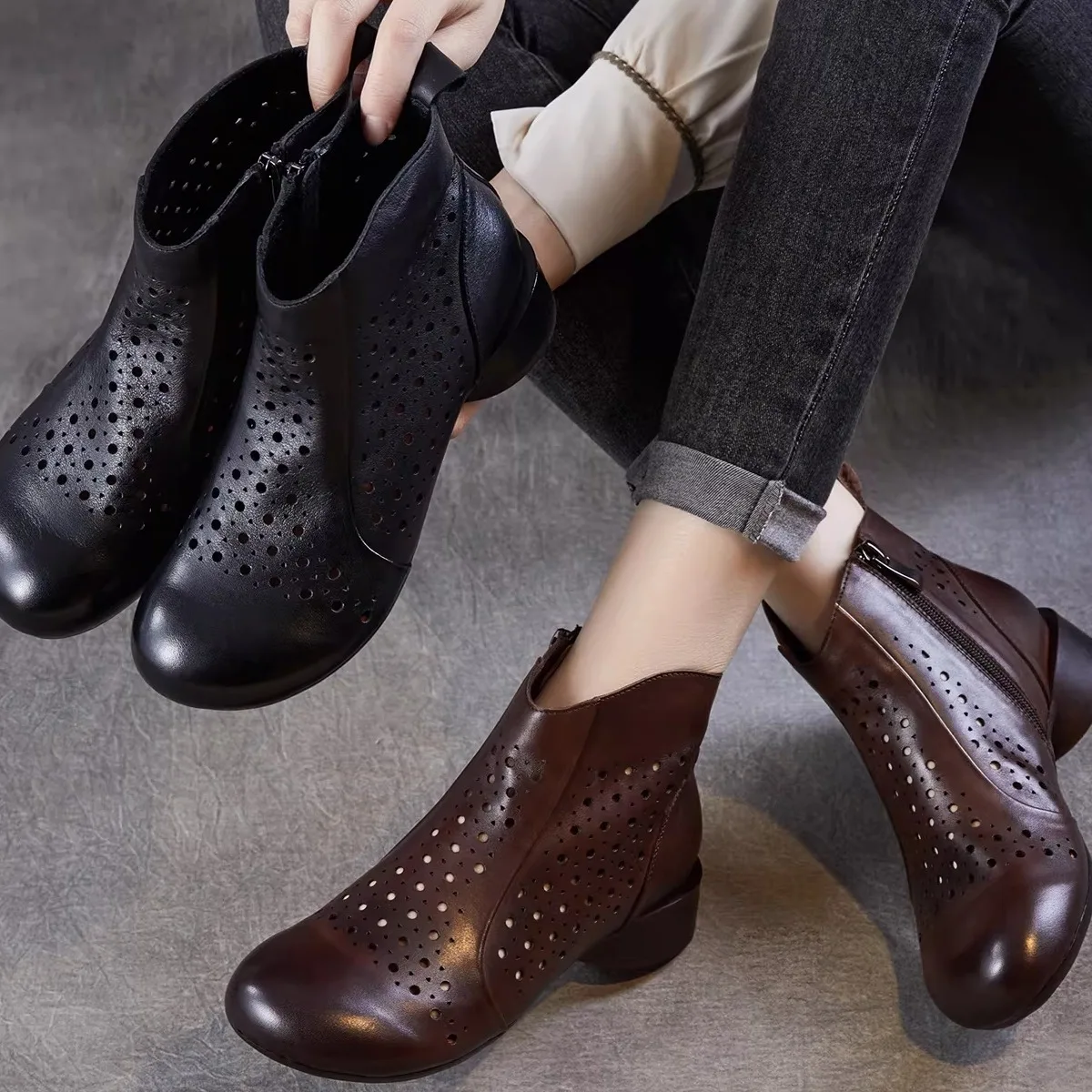 Women's Breathable Hollow out Soft Bottom Sandals Leather mid Heel Retro Booties Low Cut round Toe TPR Outsole Comfortable
Women's Breathable Hollow out Soft Bottom Sandals Leather mid Heel Retro Booties Low Cut round Toe TPR Outsole Comfortable