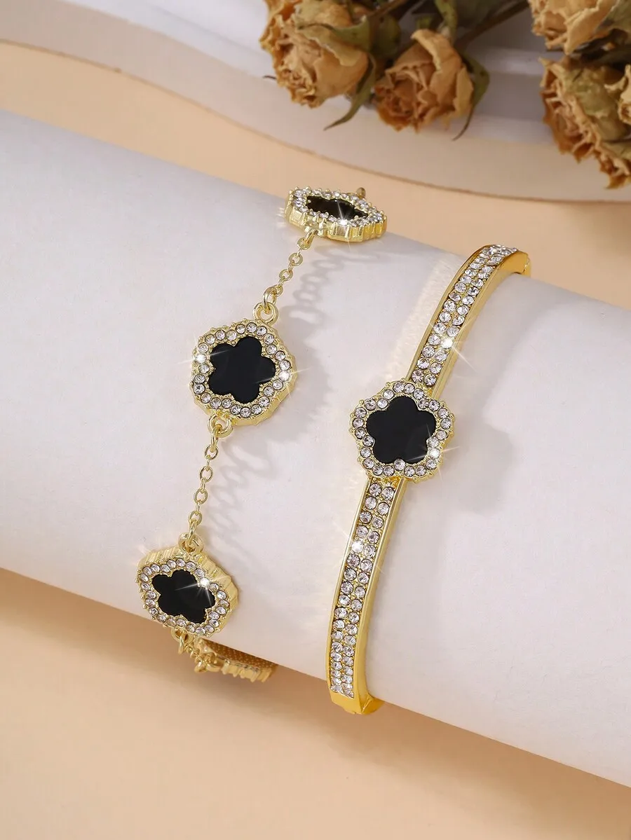 2pcs Set Fashionable Five-Petal Flower Zirconia Bracelet Bangle For Women
2pcs Set Fashionable Five-Petal Flower Zirconia Bracelet Bangle For Women