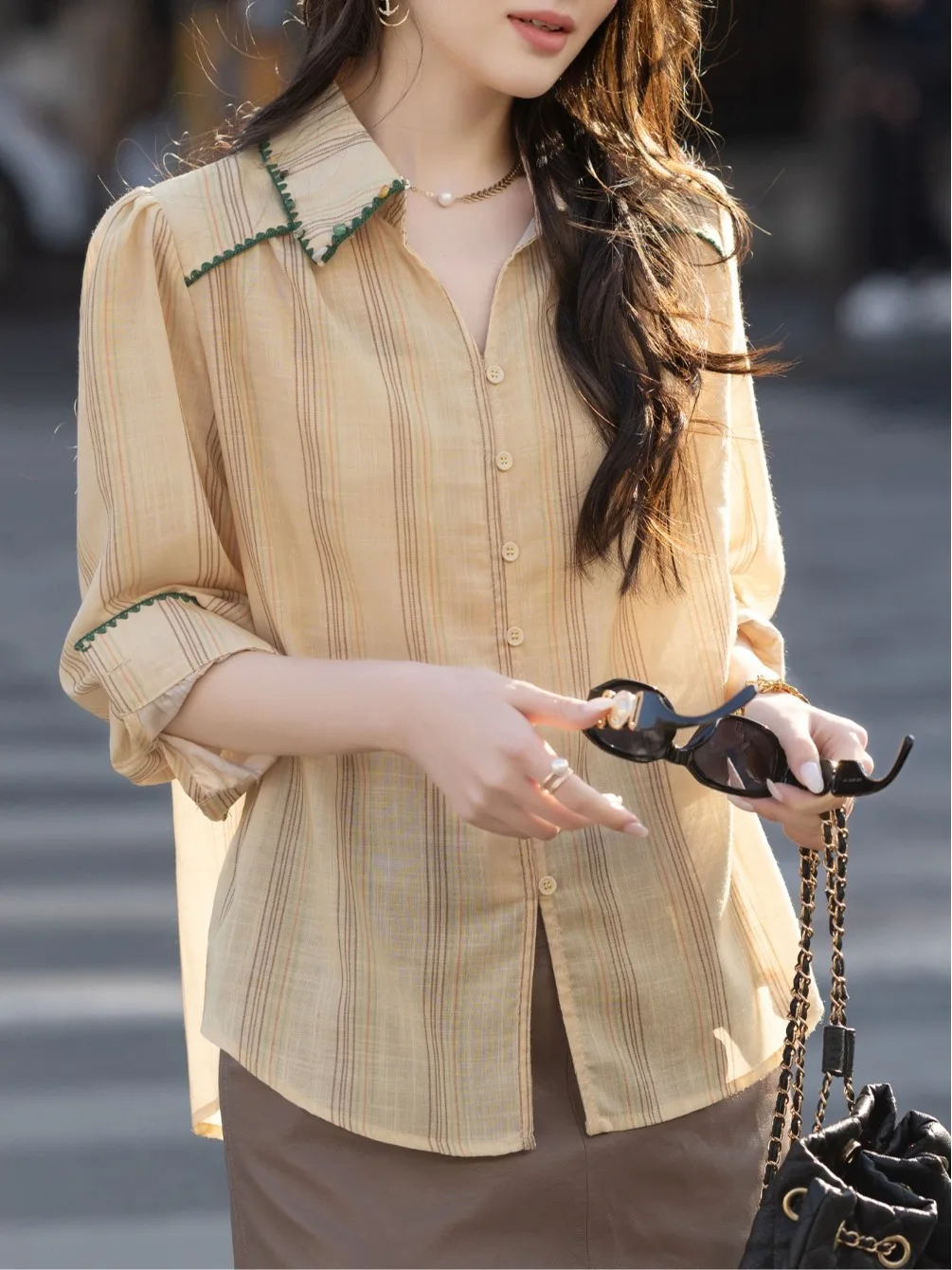 Женская повседневная легкая летняя рубашка с вышивкой Ele, с длинными рукавами, для защиты от солнца, из полиэфирного волокна, стандартного кроя
Женская повседневная легкая летняя рубашка с вышивкой Ele, с длинными рукавами, для защиты от солнца, из полиэфирного волокна, стандартного кроя