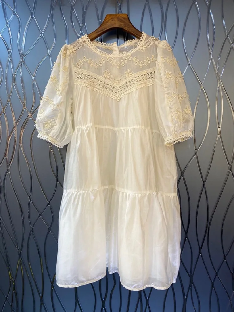 High Quality Brand New 2023 Summer Dress Ladies Appliques Embroidery Patchwork Short Sleeve Straight Casual Beach Dress Sun
High Quality Brand New 2023 Summer Dress Ladies Appliques Embroidery Patchwork Short Sleeve Straight Casual Beach Dress Sun