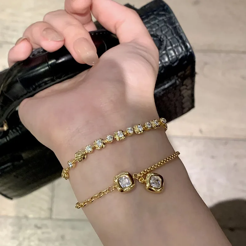 Fashion crystal square diamond bracelet for women pendant light luxury trend exquisite chain bangles charm sparkling jewelry
Fashion crystal square diamond bracelet for women pendant light luxury trend exquisite chain bangles charm sparkling jewelry
